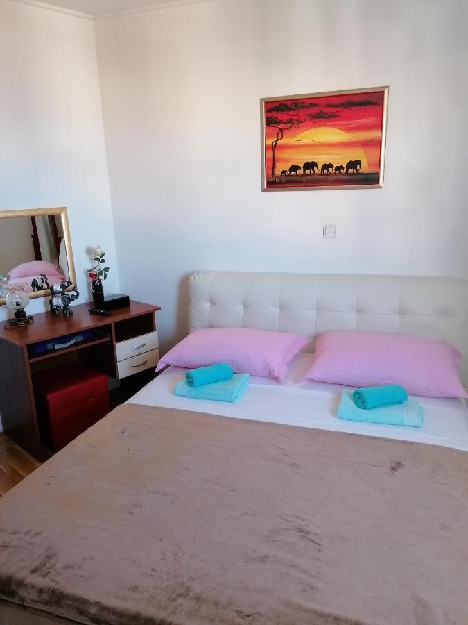 Apartment Marija Трогир Екстериор снимка